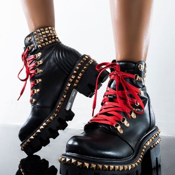 BIG STEPPIN  STUDDED CHUNKY HEEL BOOT ( BRAND NEW !!!!!!!!!!!! ) - Picture 1 of 8